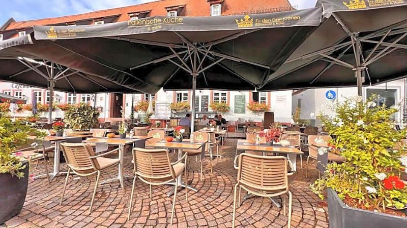 Hotel Zu Den Drei Kronen image