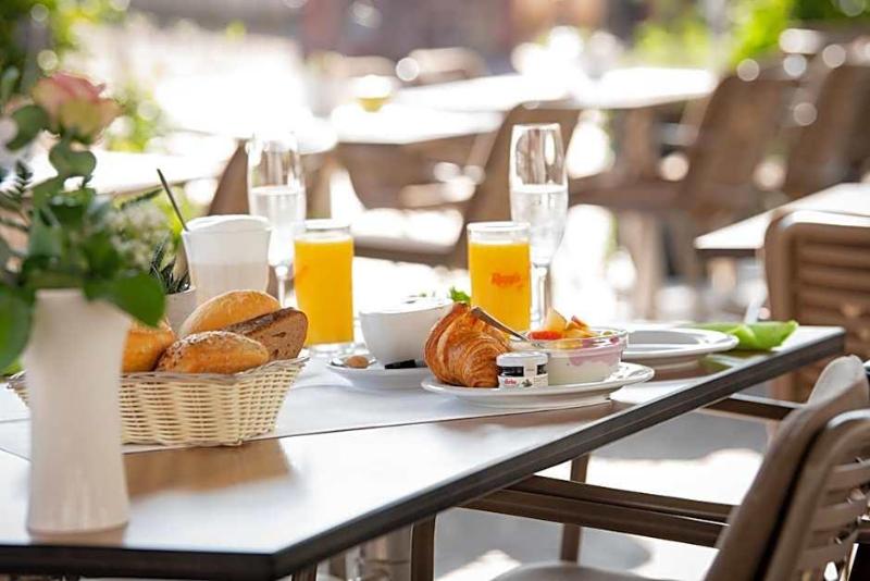 Hotel Zu Den Drei Kronen image