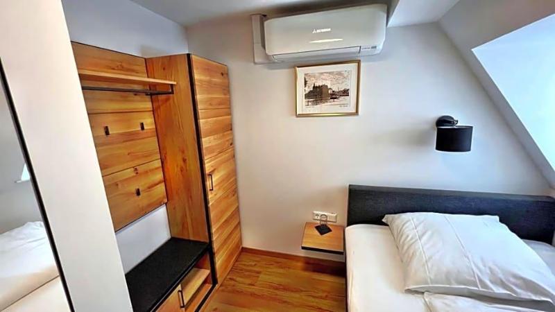 Hotel Zu Den Drei Kronen image