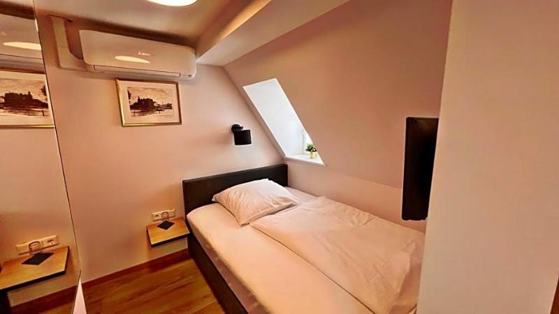 Hotel Zu Den Drei Kronen image
