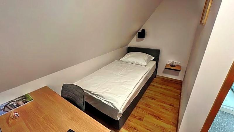 Hotel Zu Den Drei Kronen image