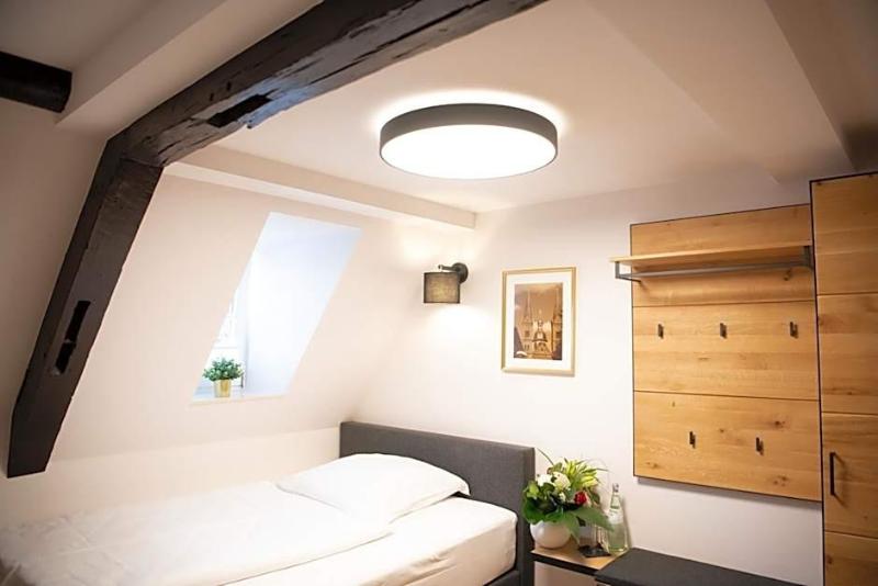 Hotel Zu Den Drei Kronen image