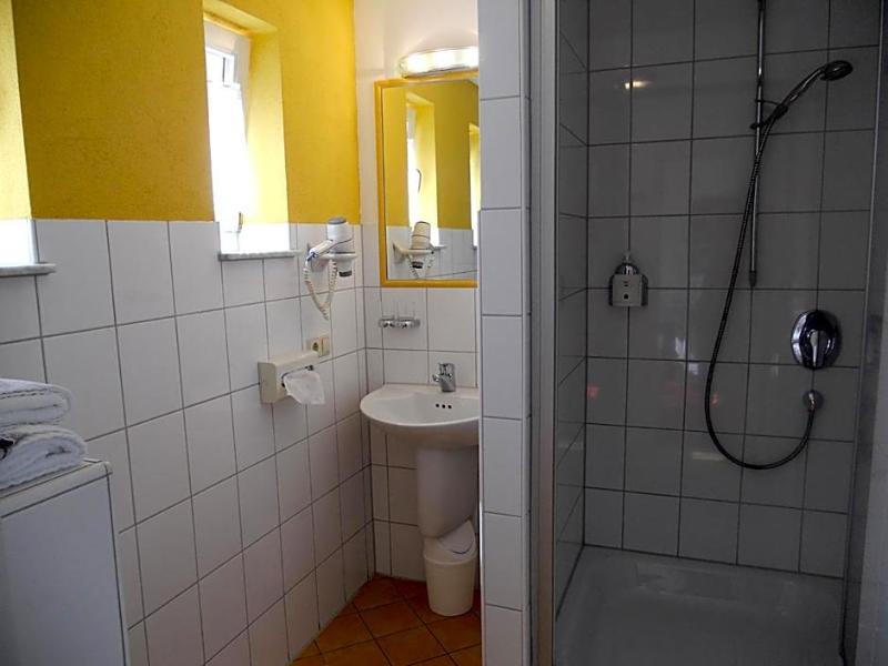 Cross Country Hotel Hirsch image