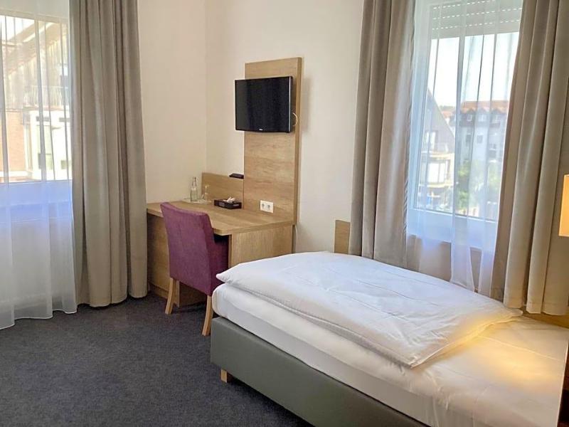 Hotel Esmer image