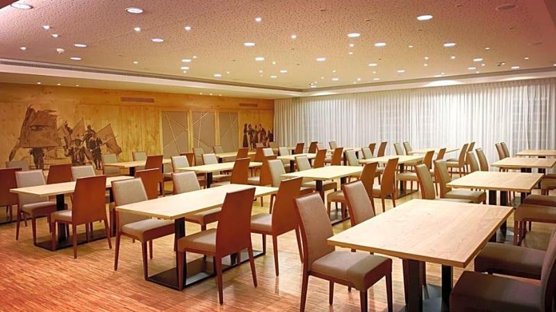 Hotel Goldener Hirsch image