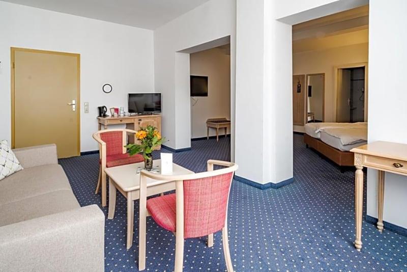 Hotel Goldener Hirsch image