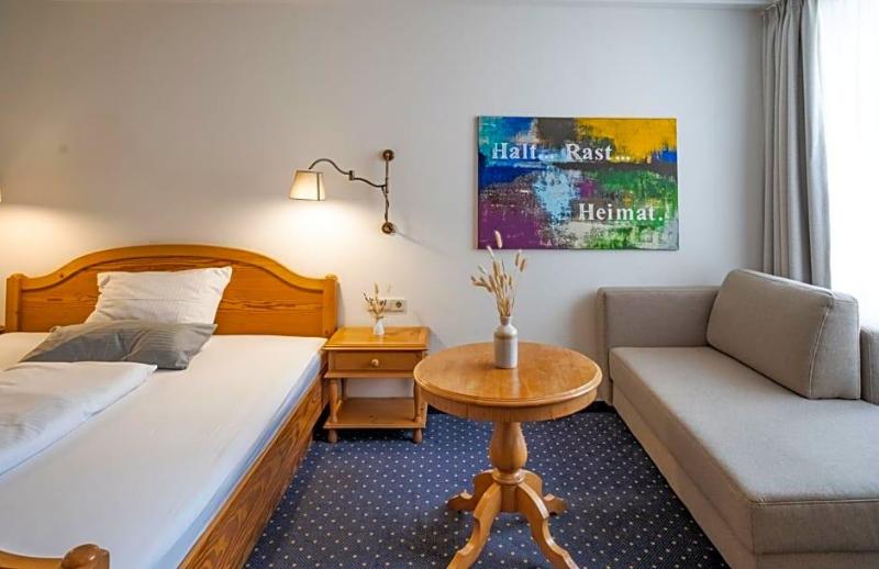 Hotel Goldener Hirsch image