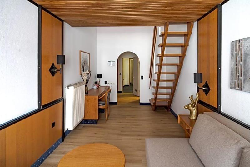 Hotel Goldener Hirsch image