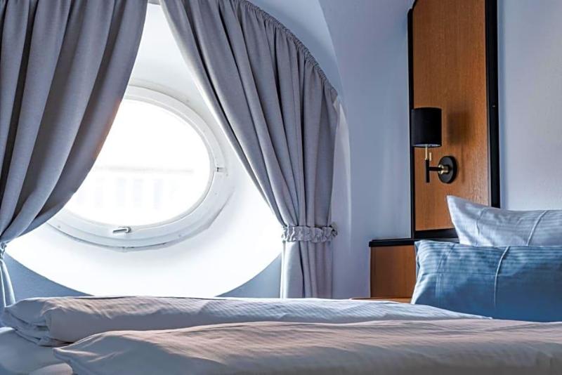 Hotel Goldener Hirsch image