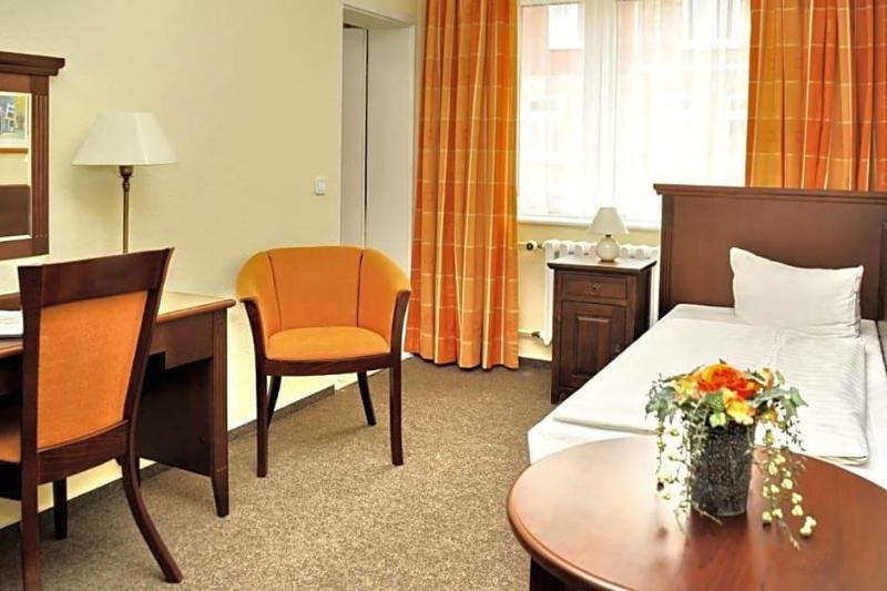 Hotel St Ortebeker image