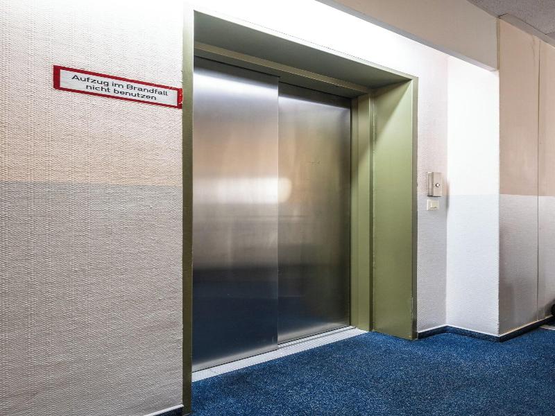 Hotel Und Rasthof Avus image