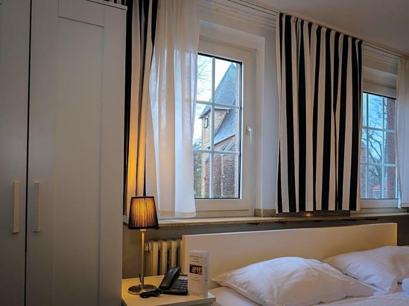 Hotel Restaurant Zur Mv Hle image