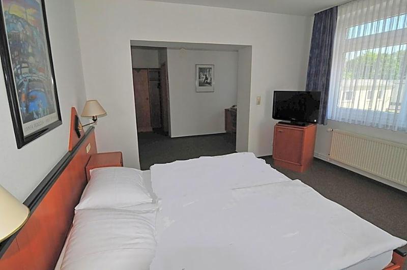 Hotel Stadt Reinfeld image