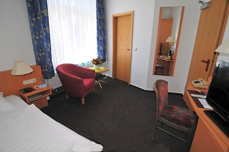 Hotel Stadt Reinfeld image