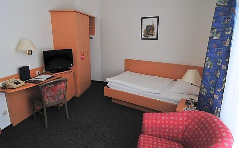 Hotel Stadt Reinfeld image