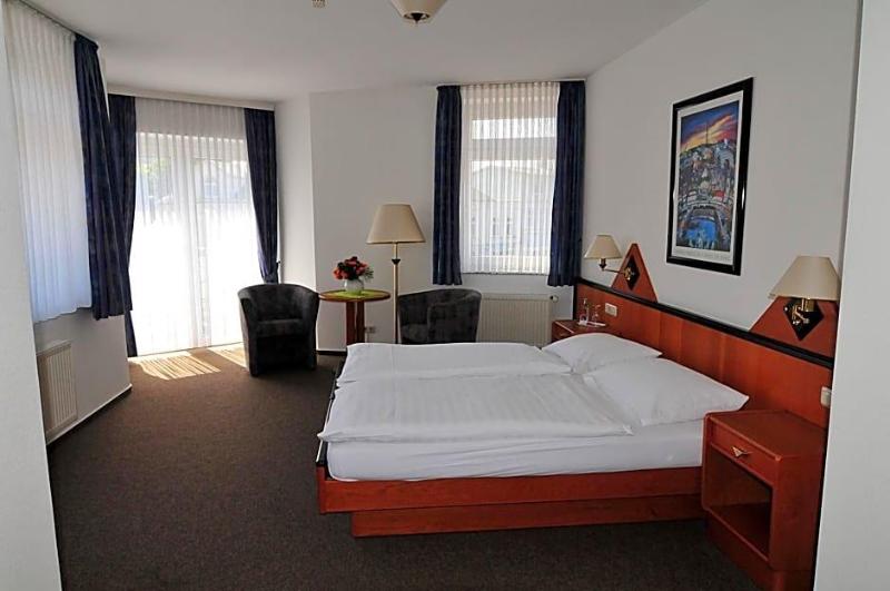 Hotel Stadt Reinfeld image