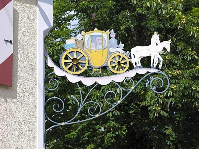 Alte Posthalterei Zorneding image