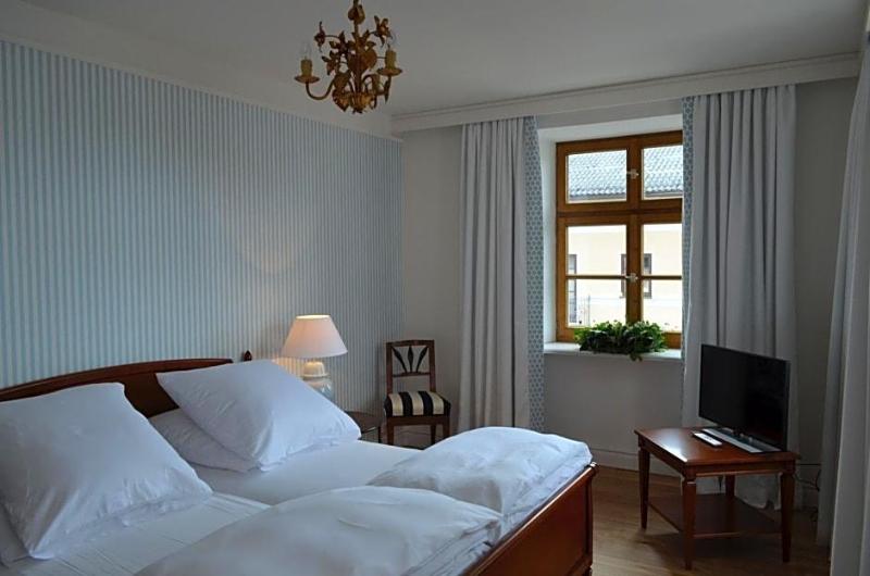 Alte Posthalterei Zorneding image