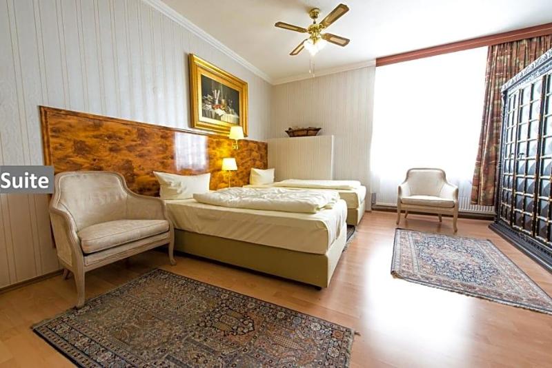 Lv Wen Hotel image