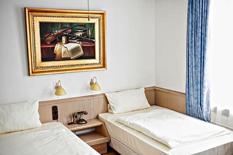 Lv Wen Hotel image