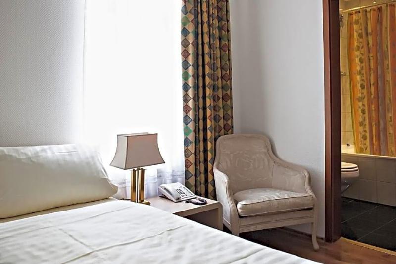 Lv Wen Hotel image
