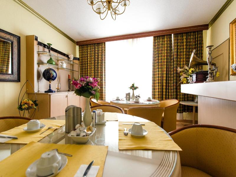 Lv Wen Hotel image