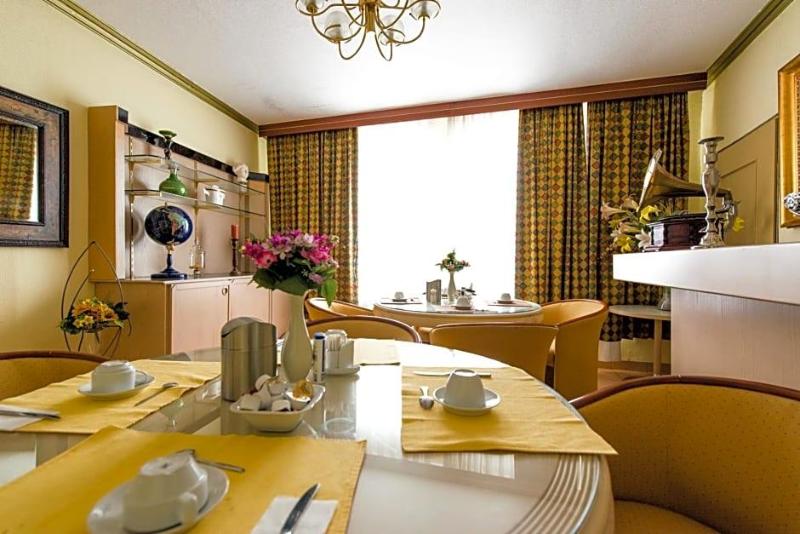 Lv Wen Hotel image