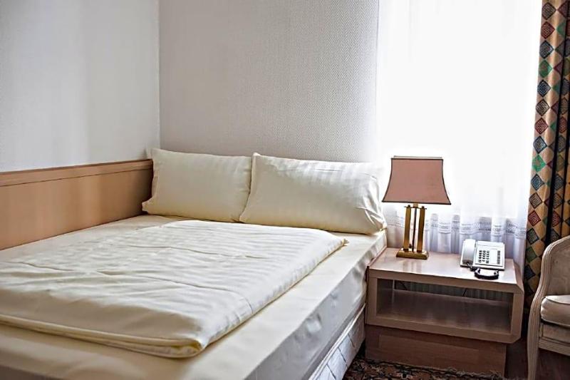 Lv Wen Hotel image