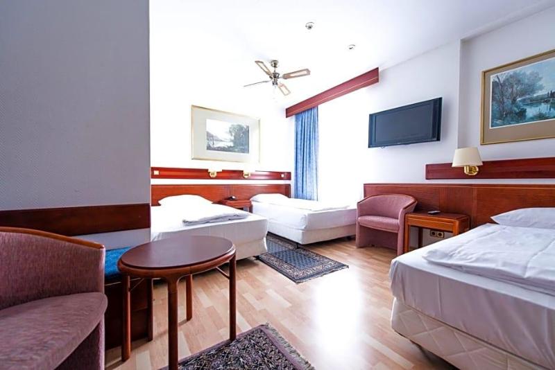 Lv Wen Hotel image