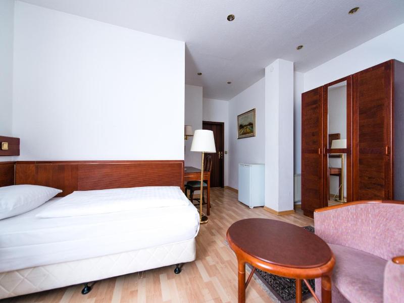 Lv Wen Hotel image