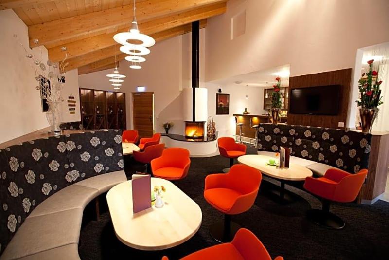Hotel Und Appartementhof Waldeck image