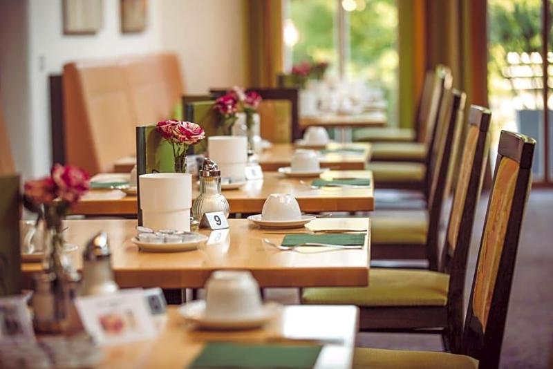 Hotel Und Appartementhof Waldeck image