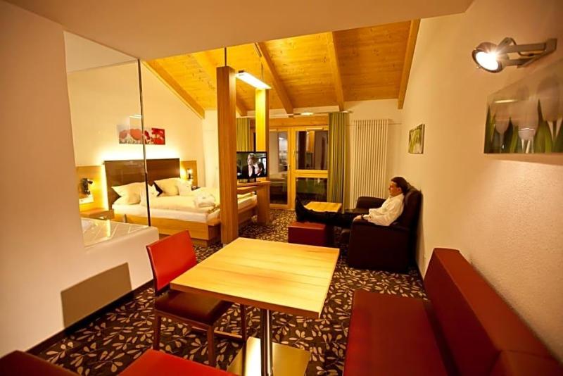 Hotel Und Appartementhof Waldeck image