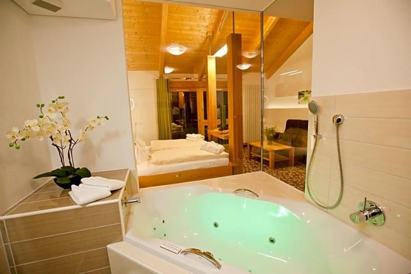 Hotel Und Appartementhof Waldeck image