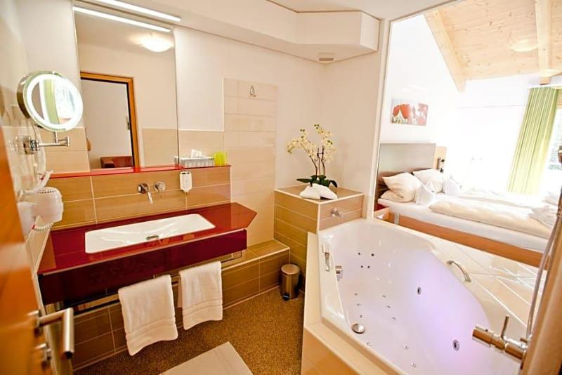 Hotel Und Appartementhof Waldeck image
