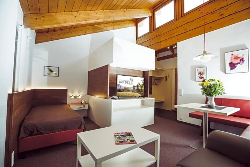 Hotel Und Appartementhof Waldeck image