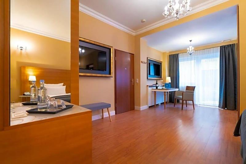 Hotel Kleiner Riesen image