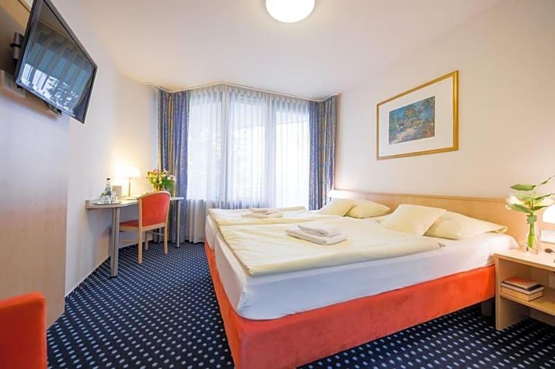 Hotel Am Schlossberg image