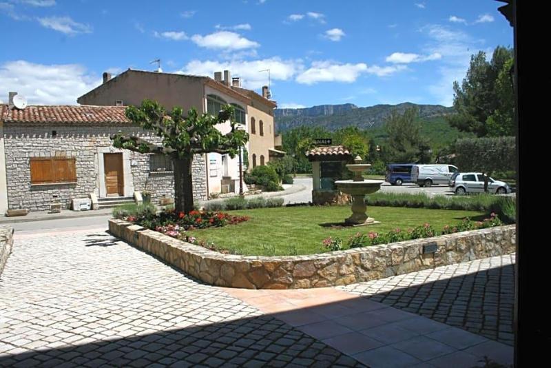 Auberge Des Salles image