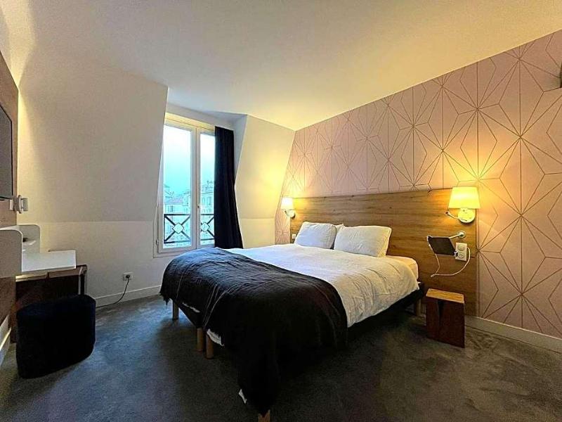 Paris Saint Cloud Hv Tel image