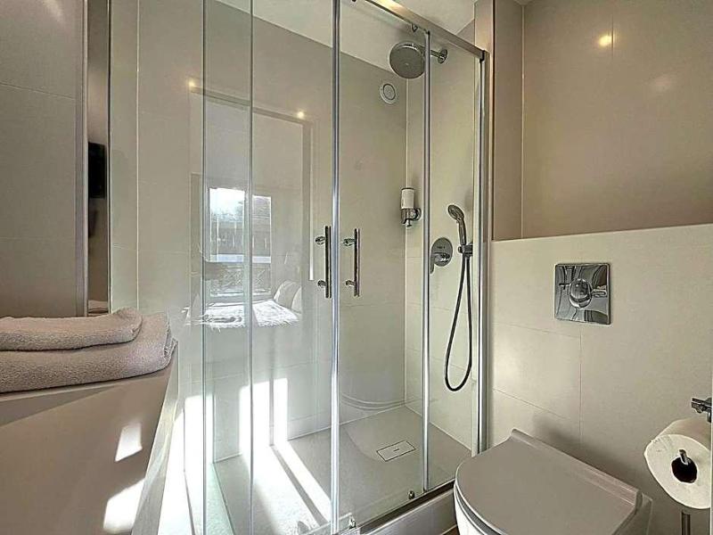 Paris Saint Cloud Hv Tel image