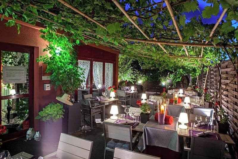 Auberge De Maison Rouge image