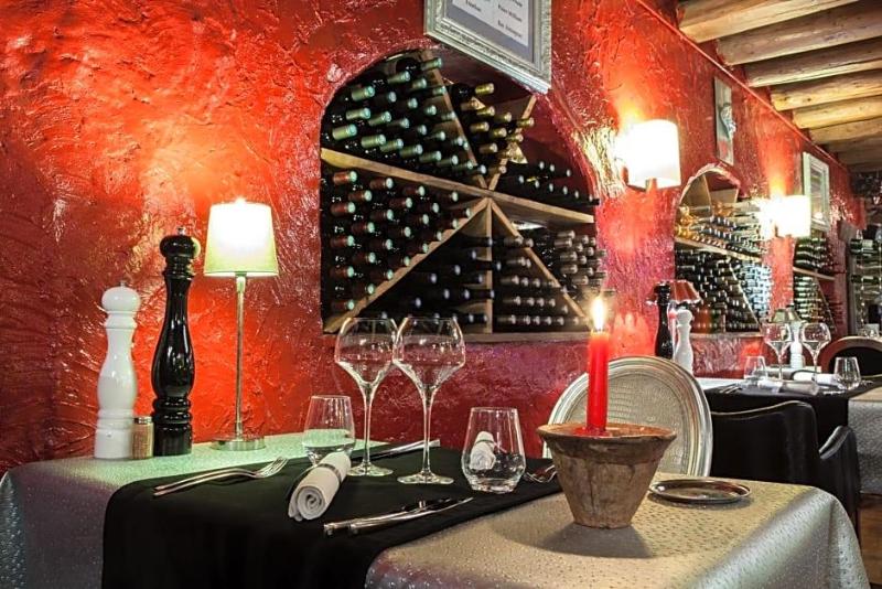 Auberge De Maison Rouge image