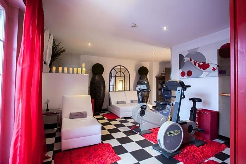 Auberge De Maison Rouge image