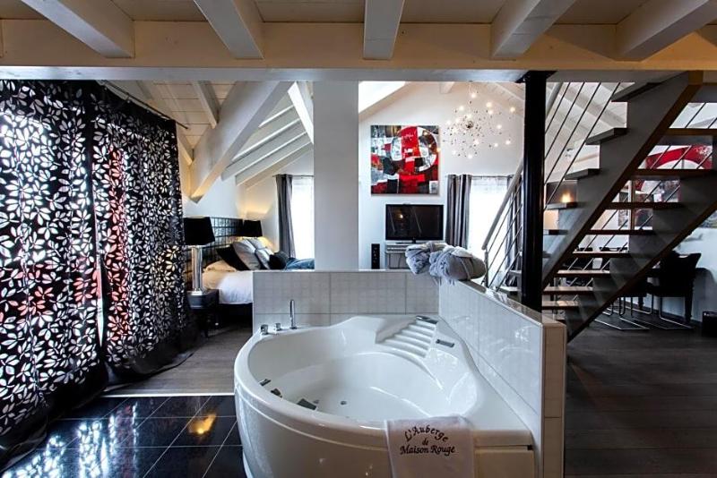 Auberge De Maison Rouge image