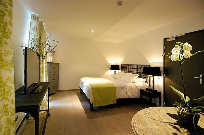 Auberge De Maison Rouge image