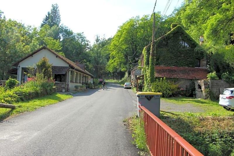 Hotel Restaurant Les Gorges De Chouvigny image