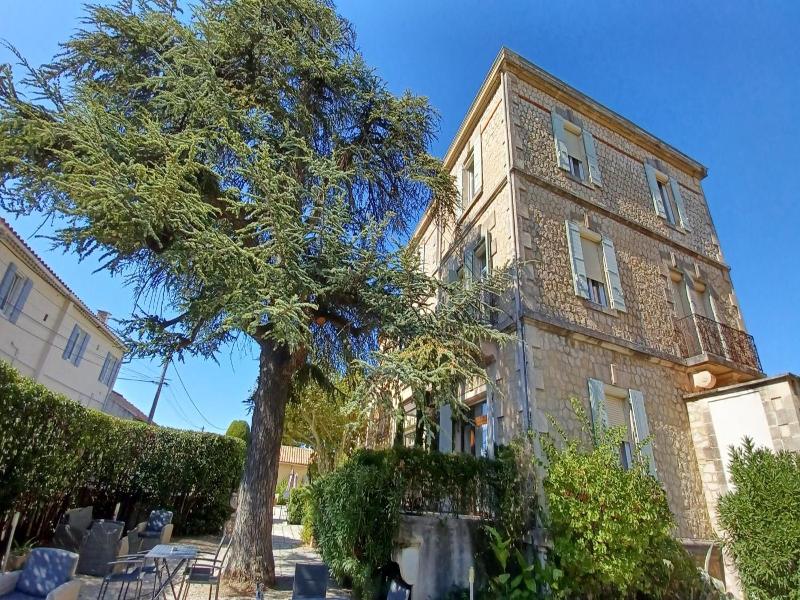 Le Castelet Des Alpilles image