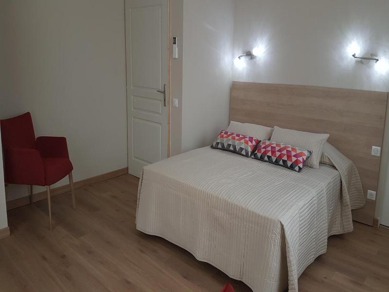 Le Castelet Des Alpilles image