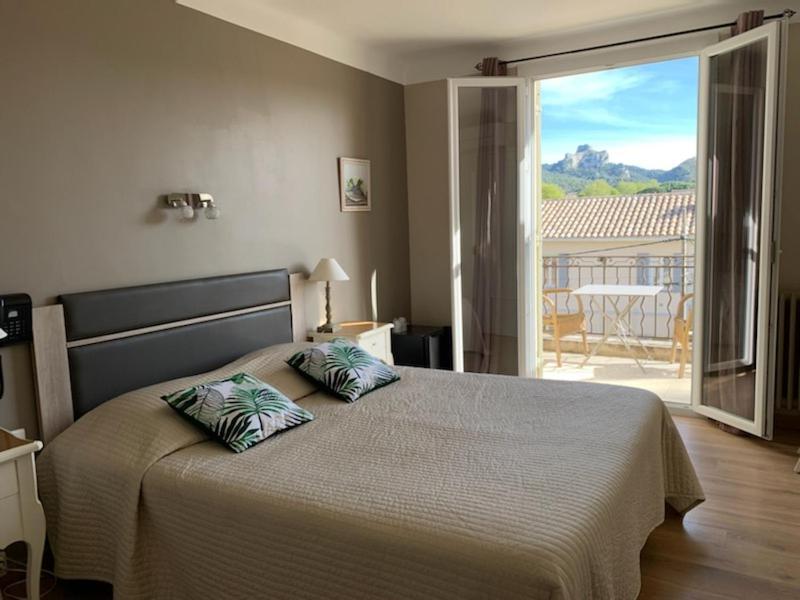 Le Castelet Des Alpilles image